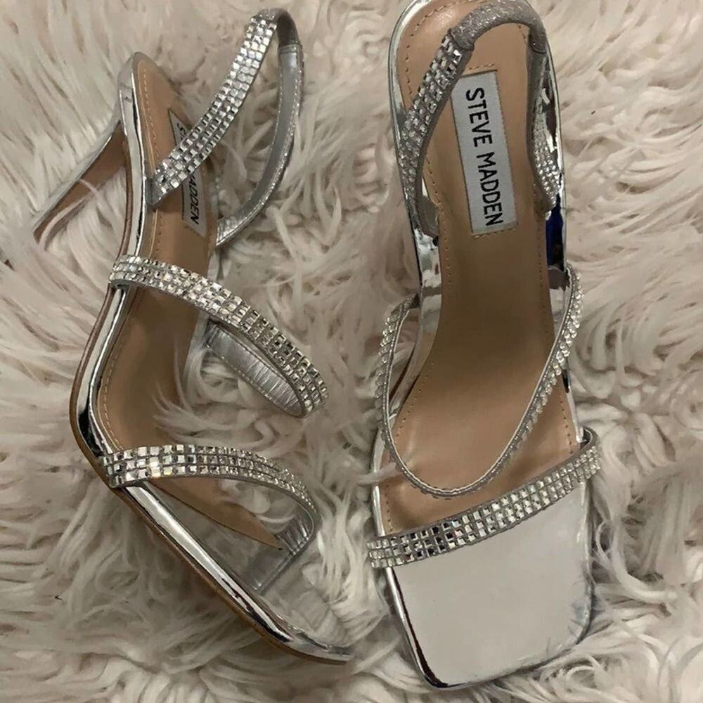 NWOT STEVE MADDEN GRACEY RHINESTONE SANDALS‎ SIZE 9M